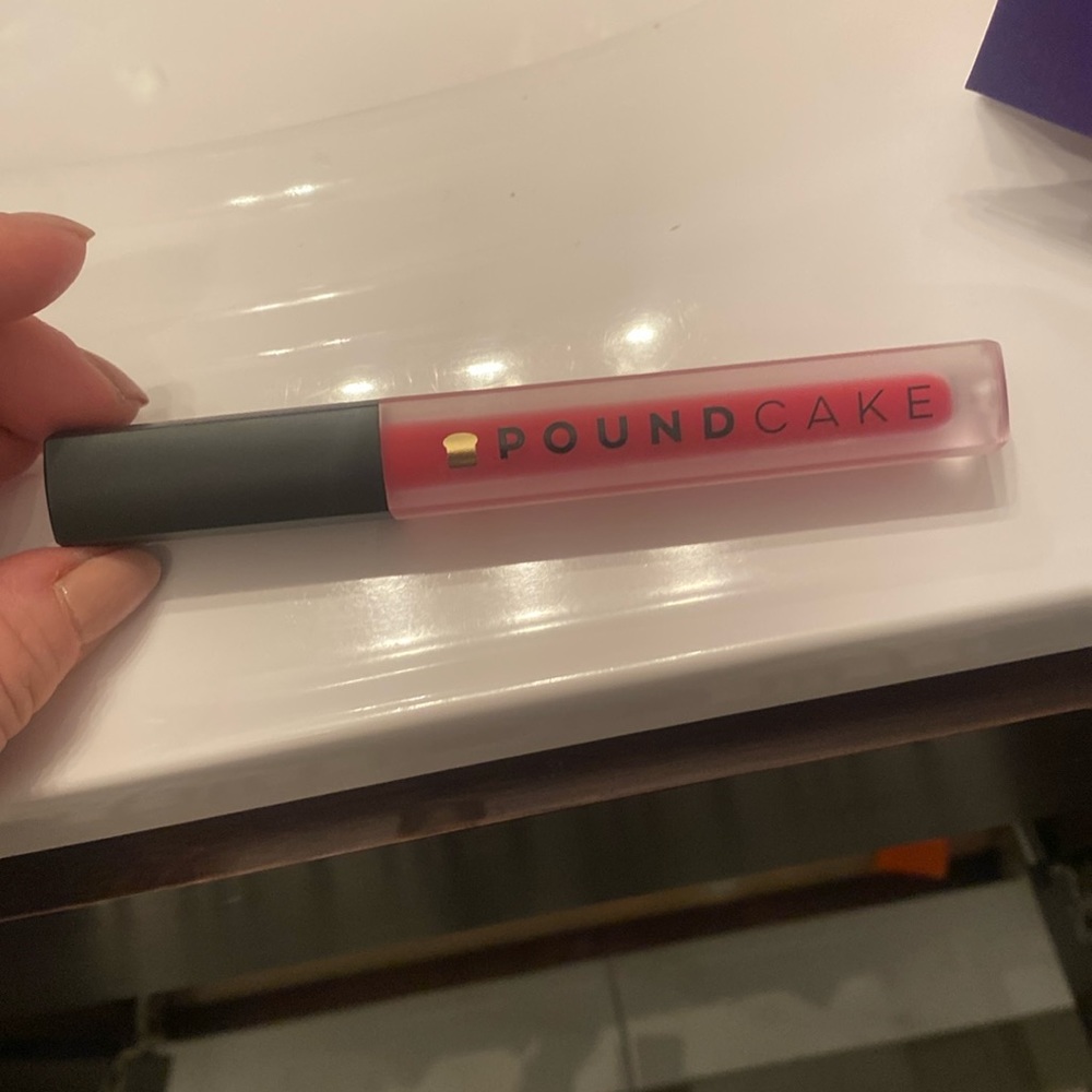 NWT Poundcake Cake Batter Liquid Lipstick in Red Velvet